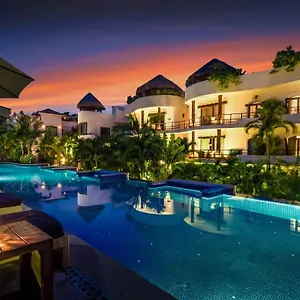 porto-playa-condo-hotel-and-beach-club-playa-del-carmen.quintano-roohotels.com/