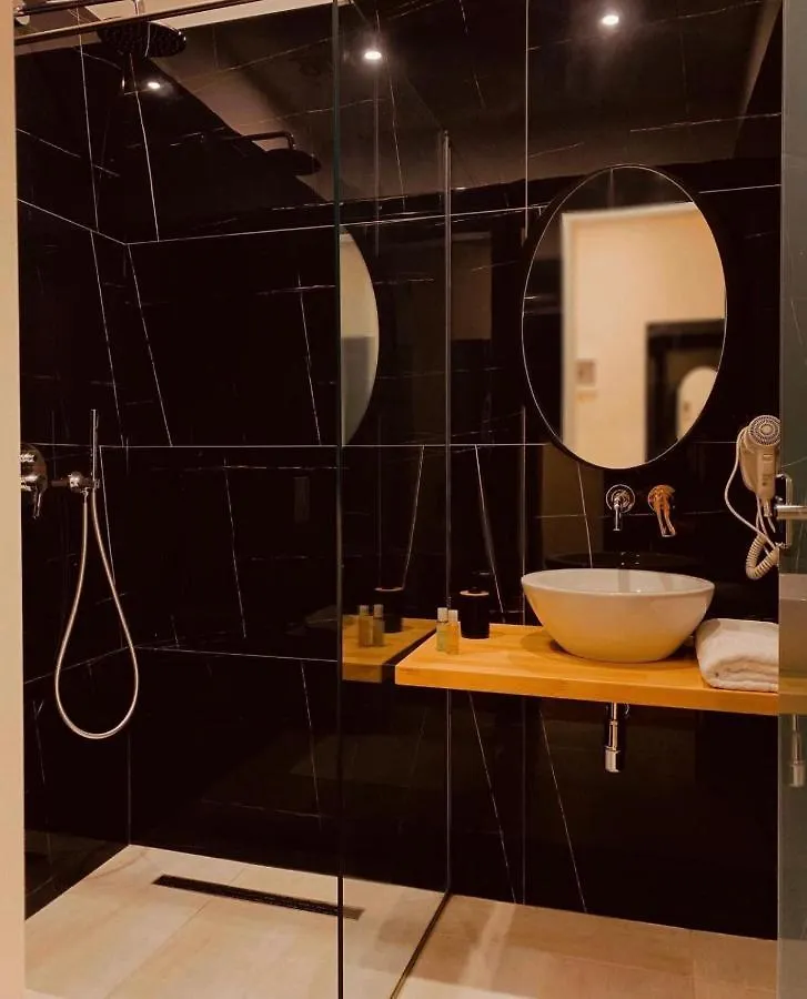 Merly Hotel Permet
