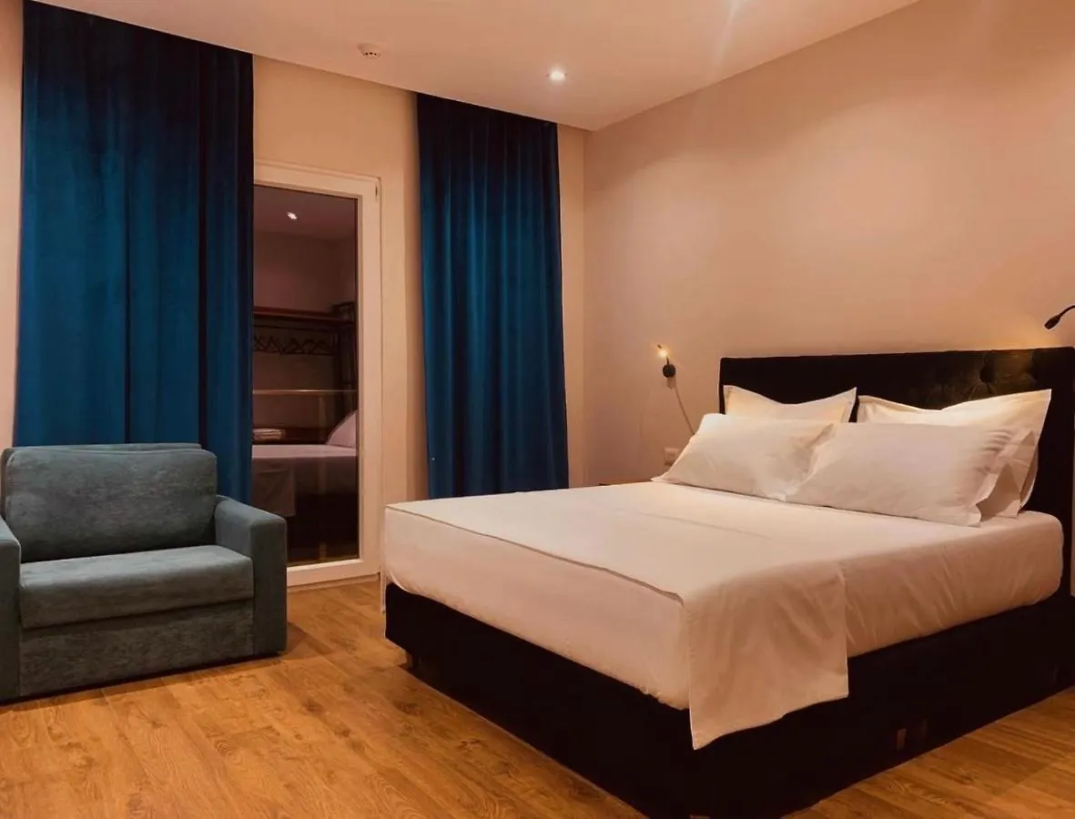 Merly Hotel Permet