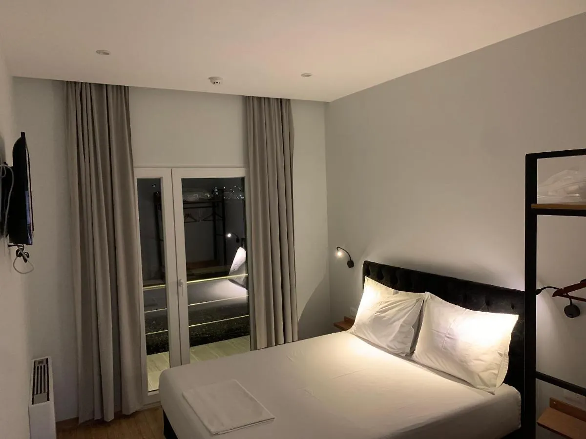 Merly Hotel Permet