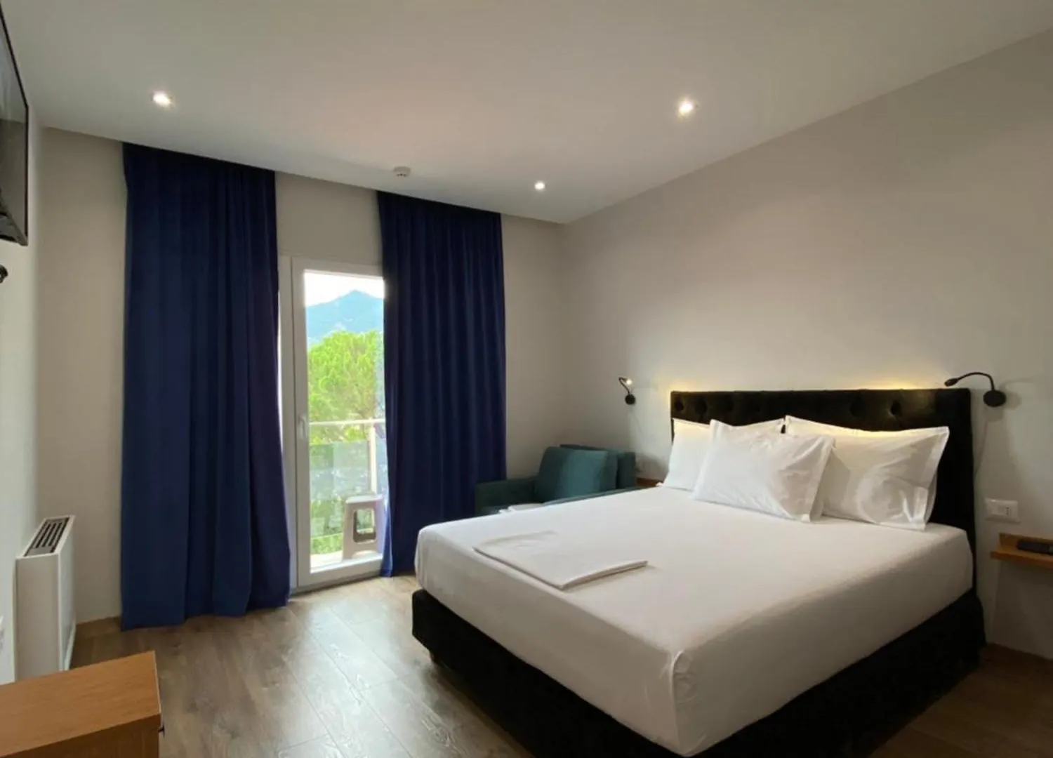 ***  Merly Hotel Permet Albania