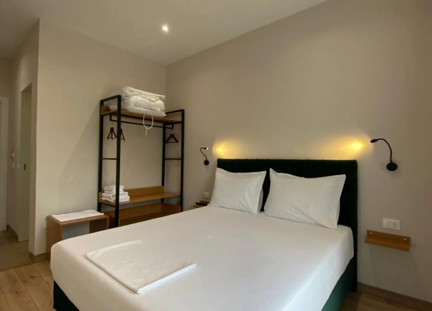 Merly Hotel Permet 3*,  Albania
